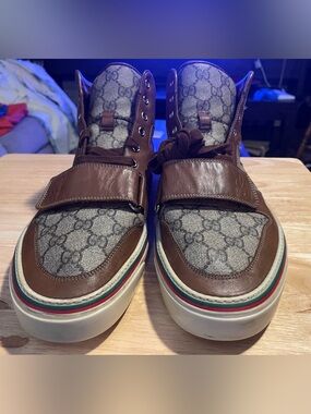 Gucci Boots,size 12 US measures 12.5,brown leather,GG monogram,Red Green stripe